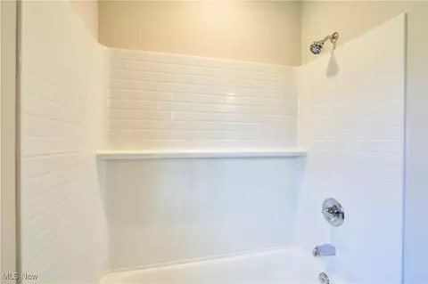 Bath - 7775 Beach Rd, Wadsworth, OH 44281 photo 4 of 4