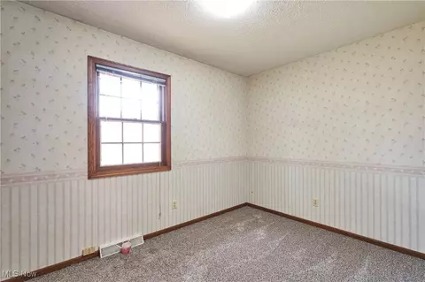 Bedroom - 7775 Beach Rd, Wadsworth, OH 44281 photo 1 of 2