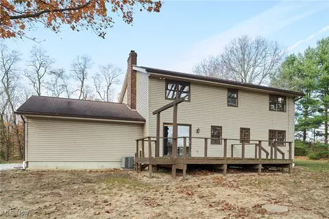 Exterior - 7775 Beach Rd, Wadsworth, OH 44281 photo 3 of 6