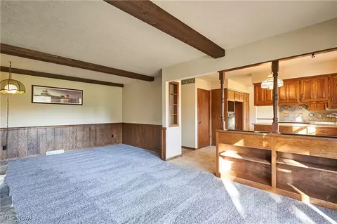 Living - 7775 Beach Rd, Wadsworth, OH 44281 photo 2 of 8