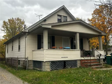 5159 Charles St, Maple Heights, OH 44137