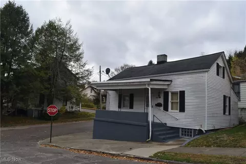 201 N 8th St, Martins Ferry, OH 43935