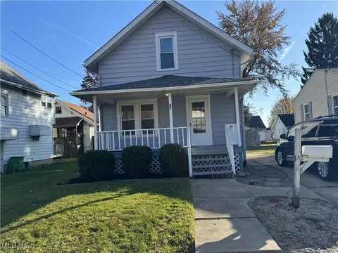 49 Waltz Dr, Barberton, OH 44203