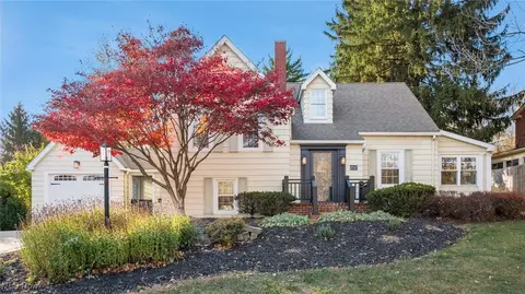2747 Martin Rd, Zanesville, OH 43701