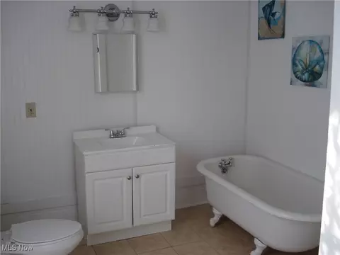 Bath - 112 S Eagle St, Geneva, OH 44041 photo 1 of 3