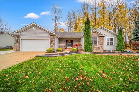5692 Primavera Dr, Mentor, OH 44060