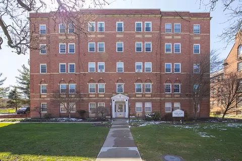 15820 Van Aken Blvd, Shaker Heights, OH 44122