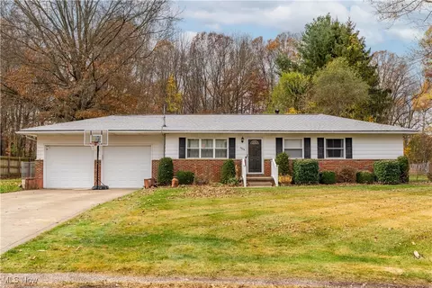 2824 Premae Dr, Akron, OH 44312