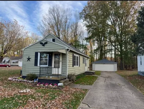 42195 Adelbert St, Elyria, OH 44035
