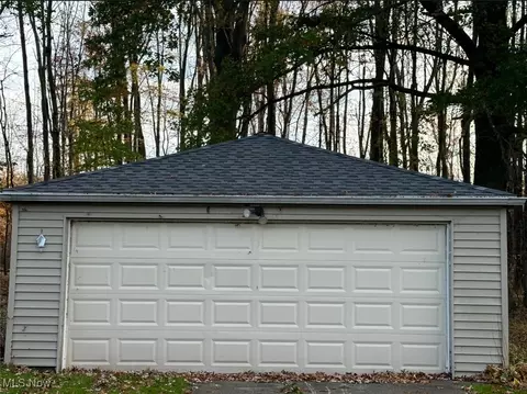 42195 Adelbert St, Elyria, OH 44035 photo 2