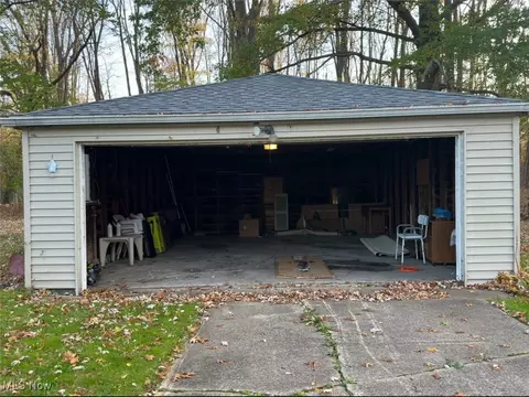 42195 Adelbert St, Elyria, OH 44035 photo 3
