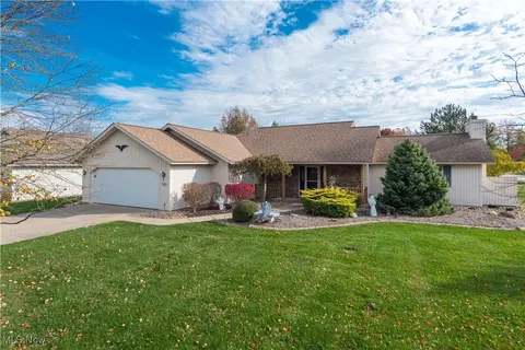 8773 Mosswood Cir, North Ridgeville, OH 44039