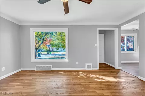 295 E 264th St, Euclid, OH 44132 photo 5