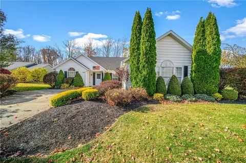 443 W Parkway Dr, Madison, OH 44057