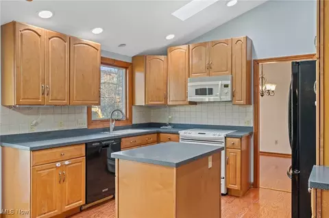 Kitchen - 37630 Bunker Hill Dr, Solon, OH 44139 photo 1 of 5