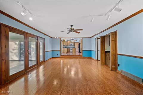 Living - 37630 Bunker Hill Dr, Solon, OH 44139 photo 5 of 5