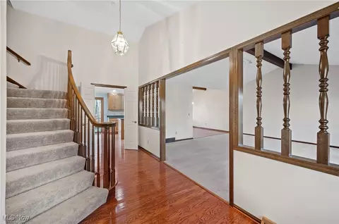 Entry Way - 37630 Bunker Hill Dr, Solon, OH 44139 photo 2 of 4