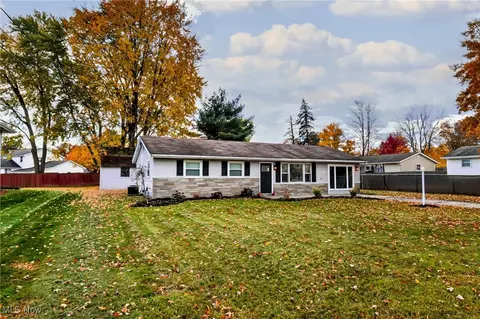 3616 High Meadow Dr, Canfield, OH 44406