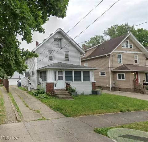 2221 26th St SW, Akron, OH 44314