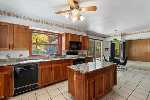 Kitchen - 3240 Copley Rd, Akron, OH 44321 photo 4 of 5