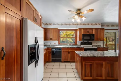 Kitchen - 3240 Copley Rd, Akron, OH 44321 photo 3 of 5