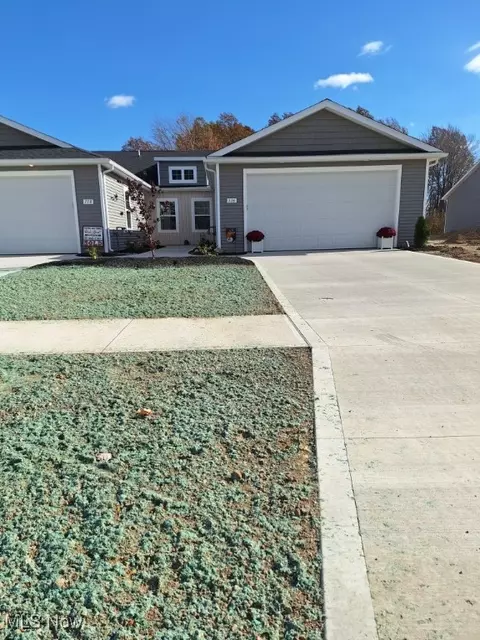116 W Spring Dr, Elyria, OH 44035 photo 3