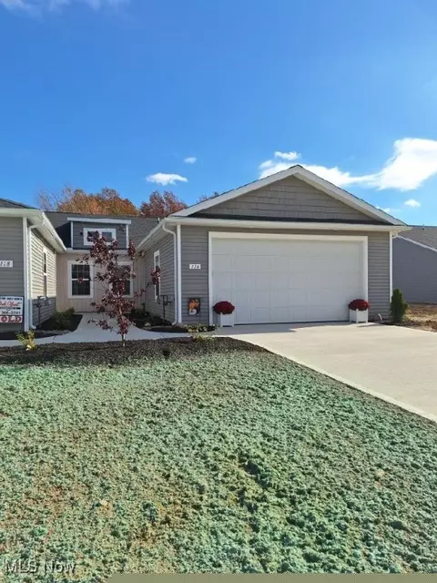 116 W Spring Dr, Elyria, OH 44035 photo 2