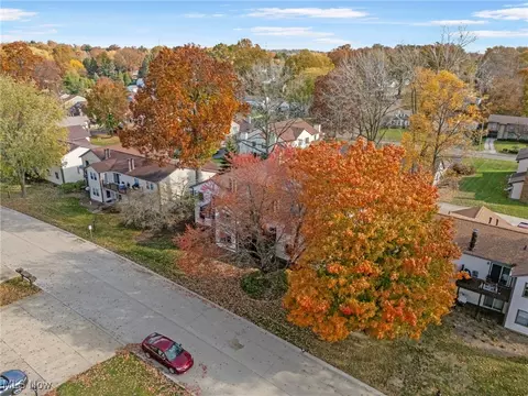View/Area - 1818 Harbour Cir NW #12D, Canton, OH 44708 photo 4 of 10