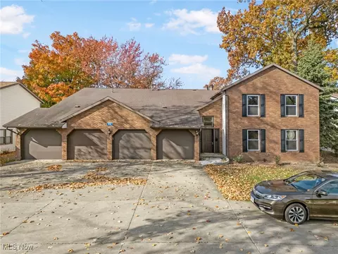 Exterior - 1818 Harbour Cir NW #12D, Canton, OH 44708 photo 3 of 6