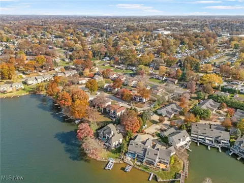 View/Area - 1818 Harbour Cir NW #12D, Canton, OH 44708 photo 8 of 10
