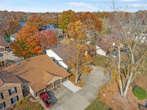 View/Area - 1818 Harbour Cir NW #12D, Canton, OH 44708 photo 10 of 10