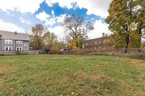14212 Coit Rd, Cleveland, OH 44110
