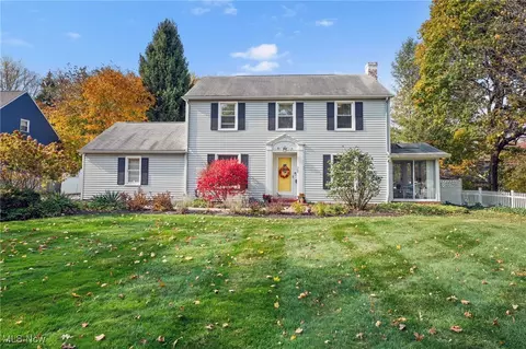 360 Sand Run Rd, Akron, OH 44313