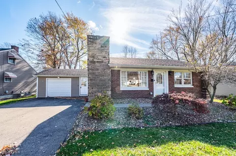 2707 Poland Village Blvd, Poland, OH 44514