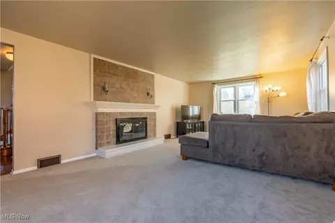 Living - 4118 21st St NW, Canton, OH 44708 photo 1 of 4