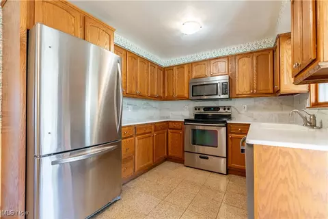 Kitchen - 4118 21st St NW, Canton, OH 44708 photo 2 of 2