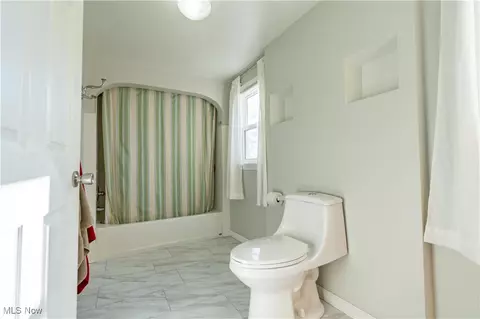 Bath - 4118 21st St NW, Canton, OH 44708 photo 3 of 3