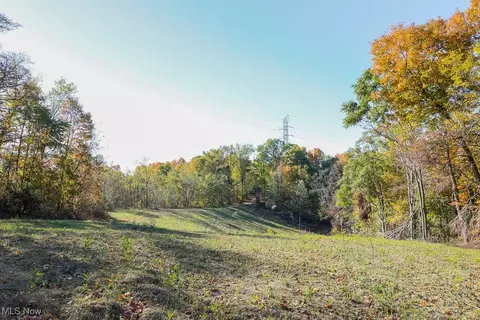 Flint Ridge Road Ne, Crooksville, OH 43731