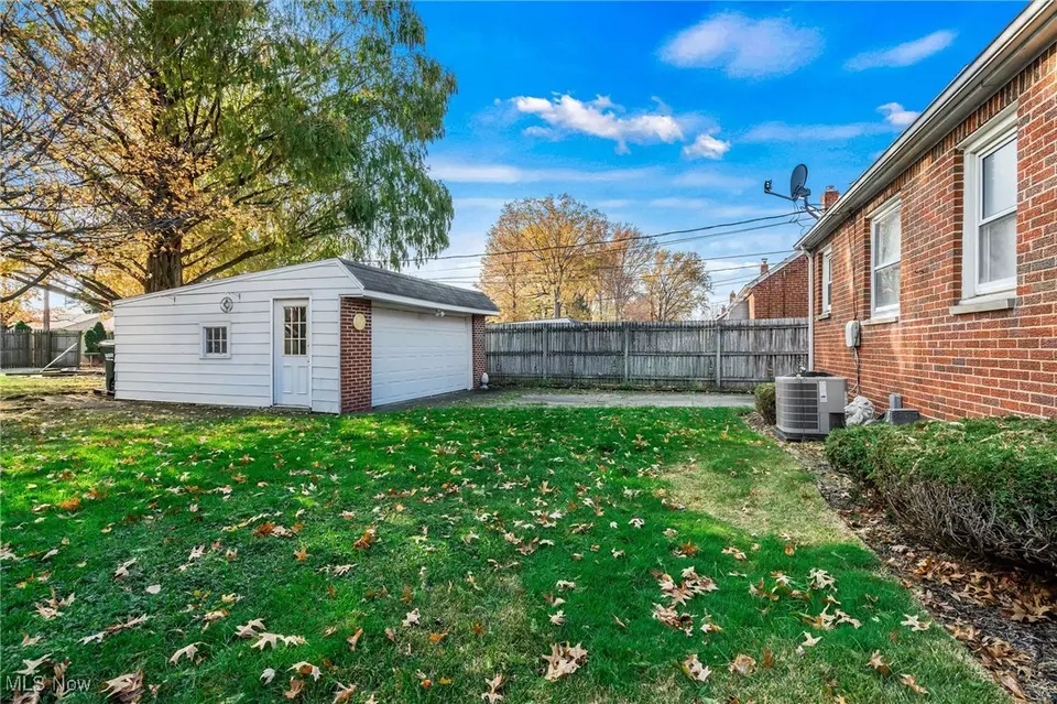 Exterior - 26420 Briardale Ave, Euclid, OH 44132 photo 6 of 12