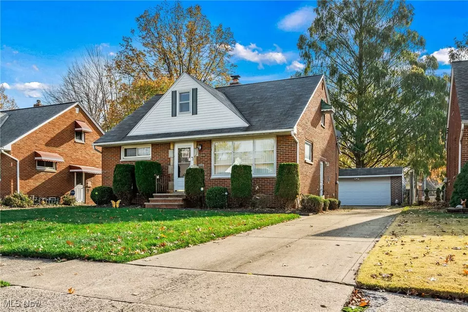 Exterior - 26420 Briardale Ave, Euclid, OH 44132 photo 3 of 12