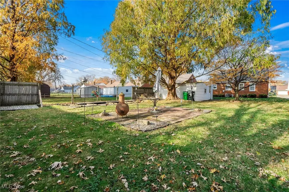 Exterior - 26420 Briardale Ave, Euclid, OH 44132 photo 9 of 12