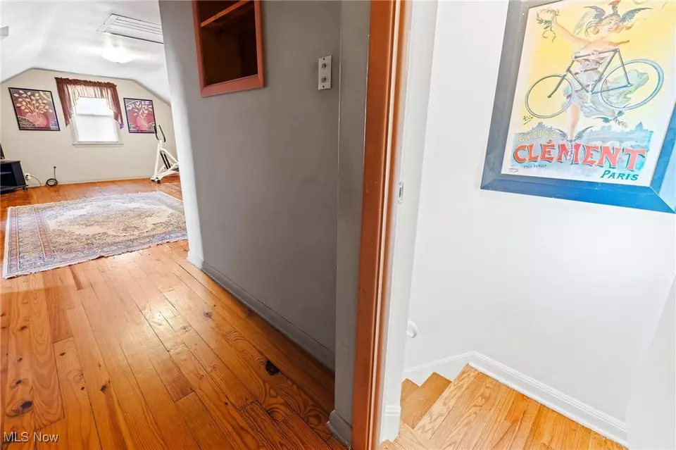Entry Way - 26420 Briardale Ave, Euclid, OH 44132 photo 3 of 4