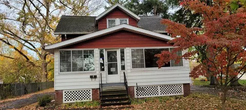 4252 W 223rd St, Cleveland, OH 44126