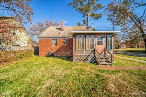 704 Babbitt Rd, Euclid, OH 44123 photo 6