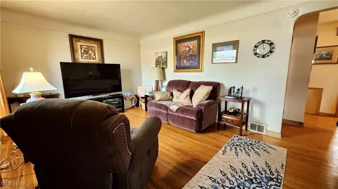 704 Babbitt Rd, Euclid, OH 44123 photo 17
