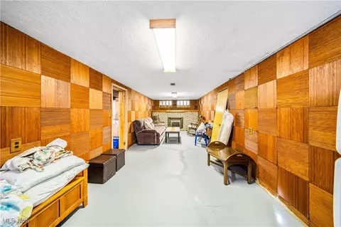 704 Babbitt Rd, Euclid, OH 44123 photo 40