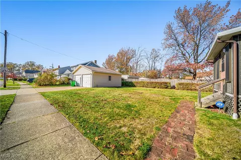 704 Babbitt Rd, Euclid, OH 44123 photo 8