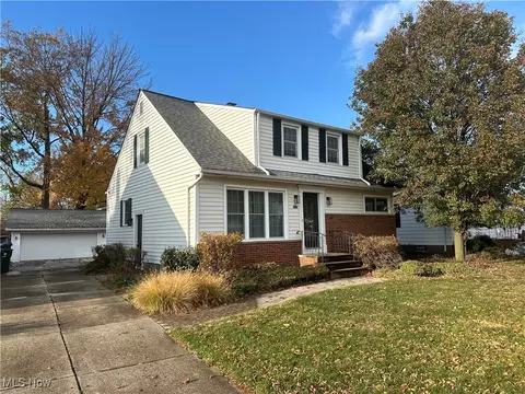29431 Oakwood Dr, Wickliffe, OH 44092