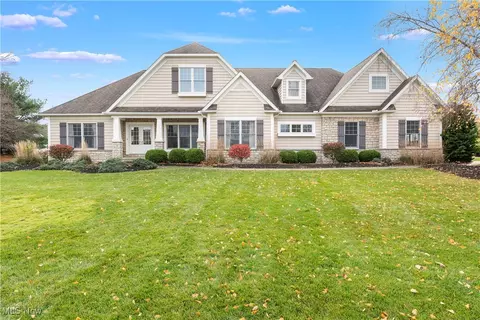 5876 Westridge Cir NW, North Canton, OH 44720