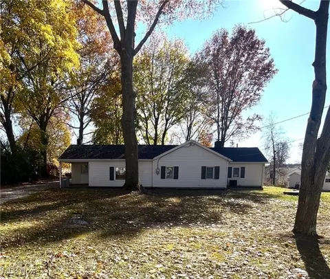 2772 Oswego Ave, Akron, OH 44312